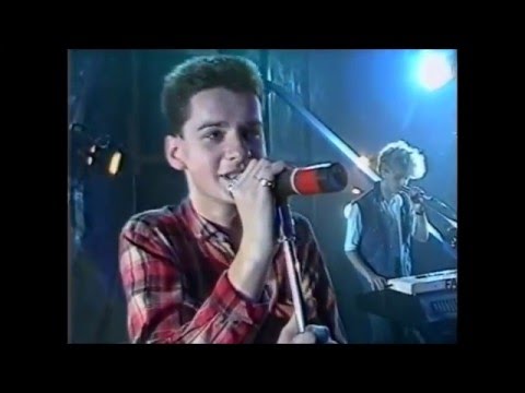 Depeche Mode - Leave In Silence - Live 1982 Hammersmith
