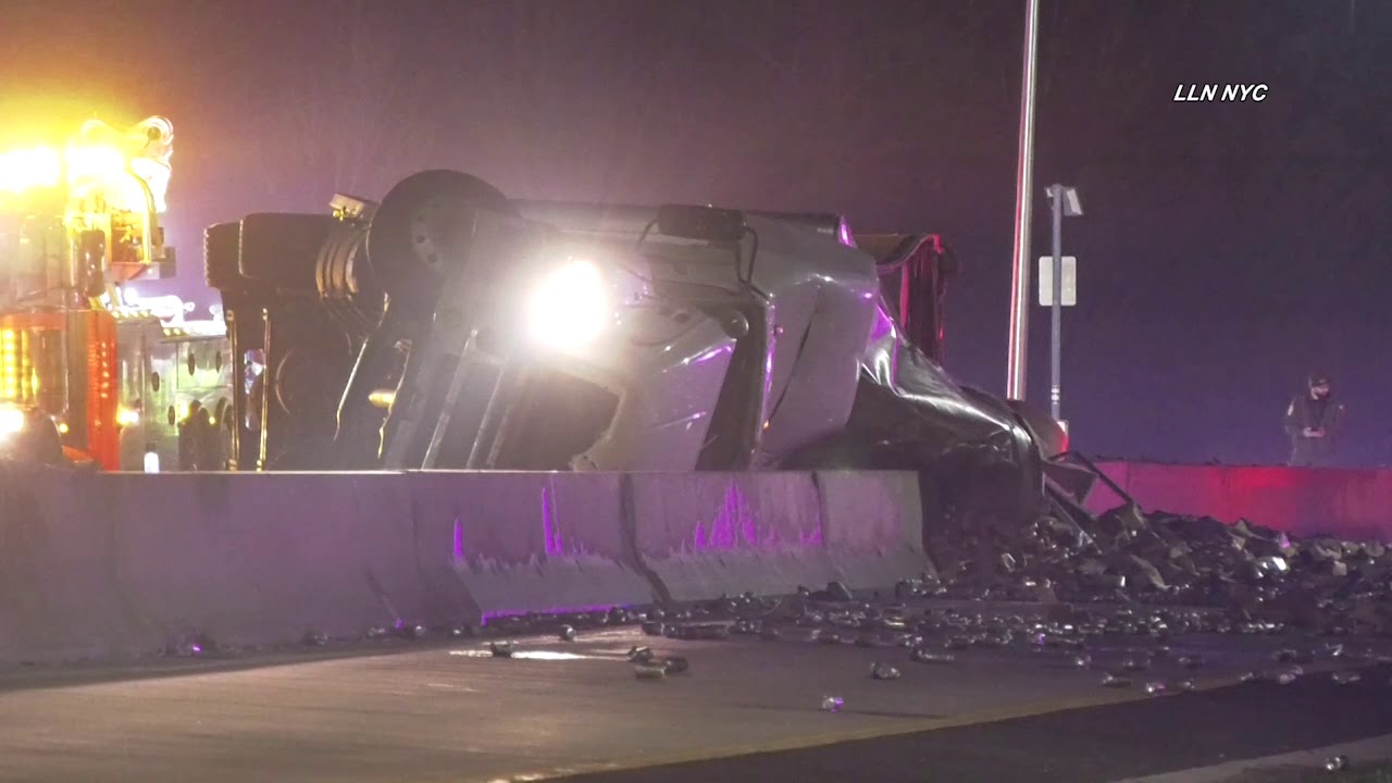 Overturned Tractor Trailer | Staten Island - YouTube