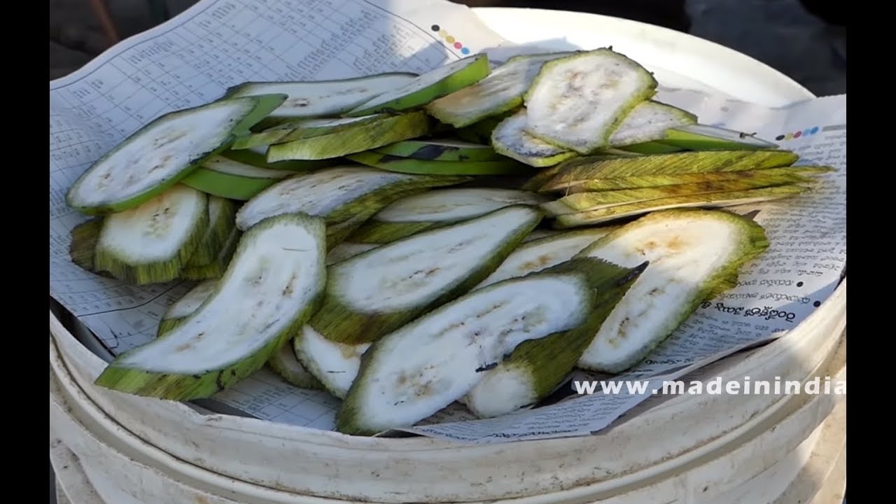 ROADSIDE RAW BANANA FRITTERS | STREETFOODS | Raw Banana Bajji Recipe street food | STREET FOOD