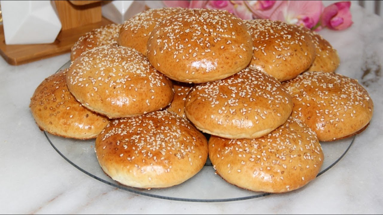 خبز بالقمح الكامل صحي باسهل واسرع طريقة للفطور والسندويتشات النتيجة روووعة 👌خبز البرغر ناااجح 100%