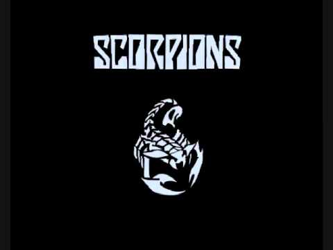 Scorpions - Blackout (lyrics)
