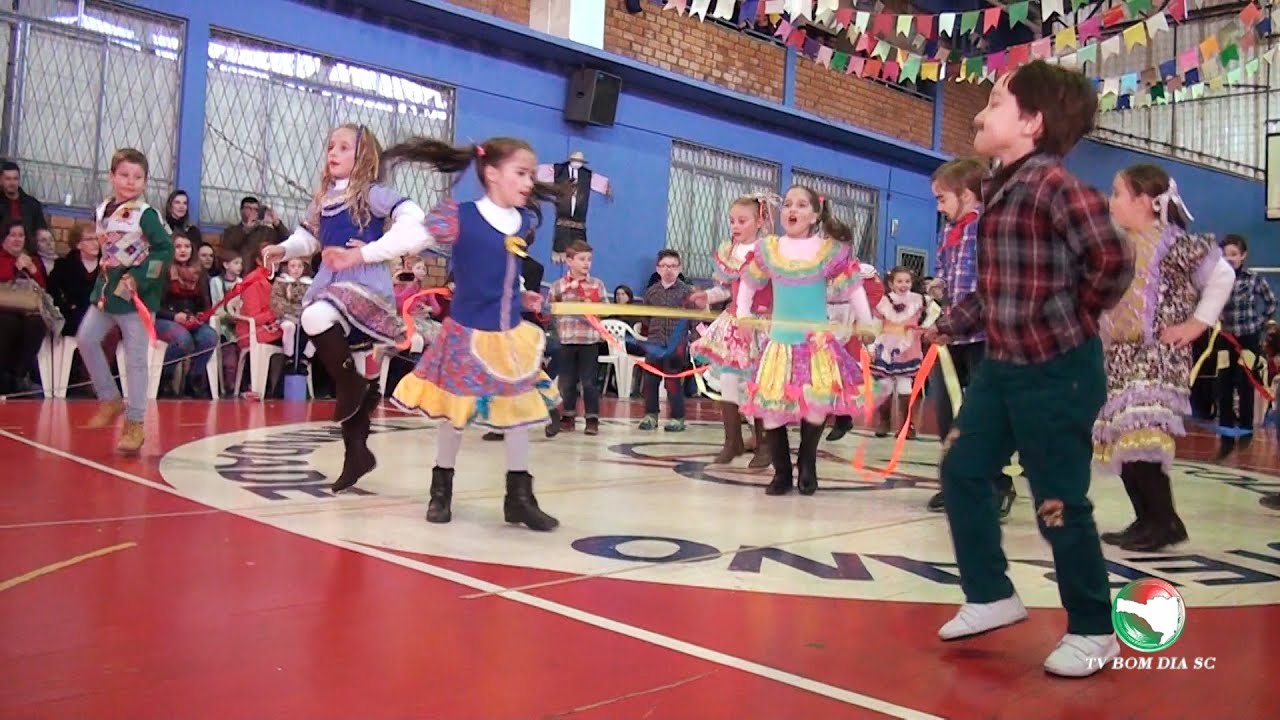 Isso Aqui Tá Bom Demais -  Colégio Santíssima Trindade 2016