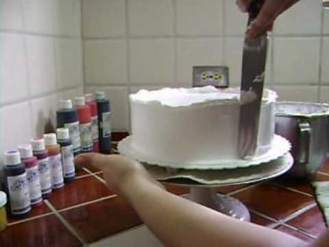 Como Cubrir Un Bizcocho Con Suspiro Youtube