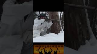 PAINT SNOW RED! Flintlock Hunter Shoots Deer