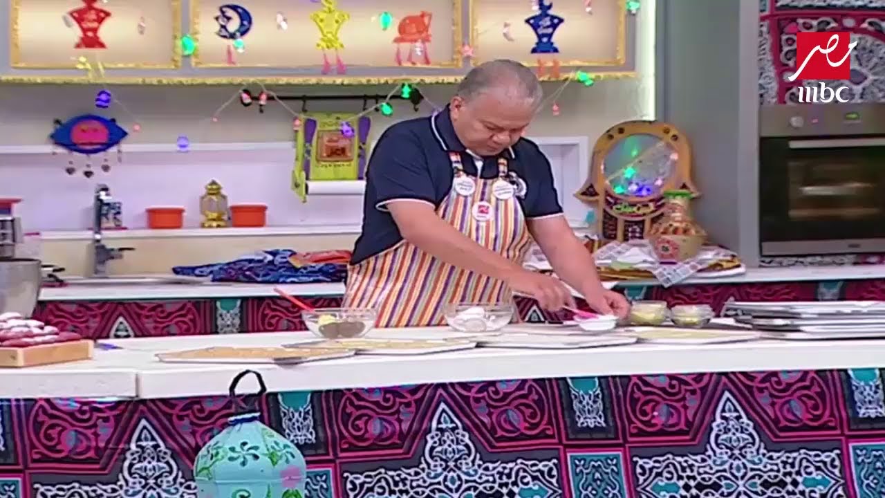 خطوات تحضير المنين بالملبن والعجوة