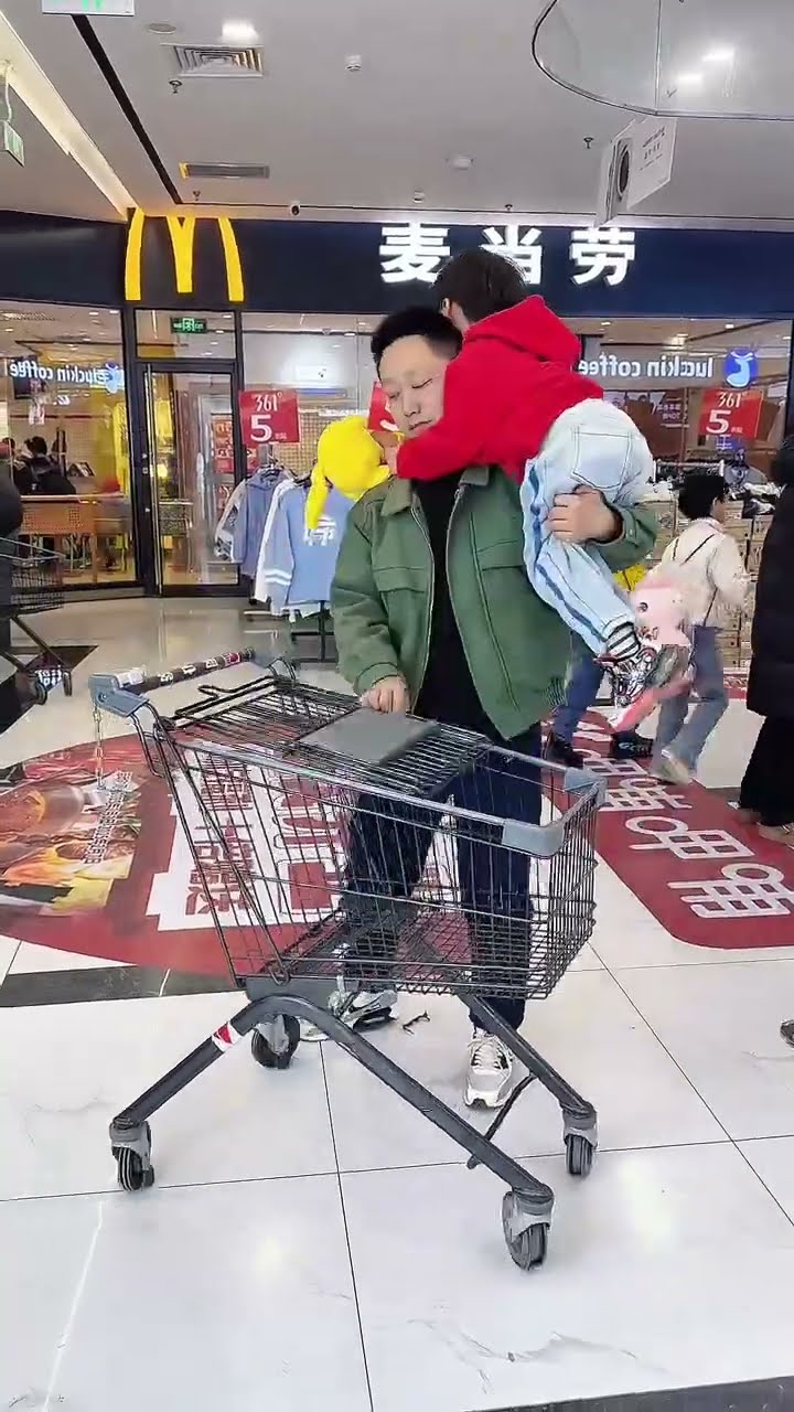 活了30年第一次知道，超市的购物车还能这样开！#Cute baby#Cute#呆萌小米宝#聪明宝宝#萌娃