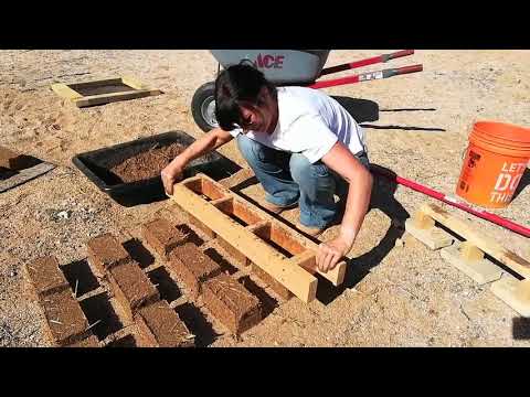 Video: Paano ka gumawa ng adobe brick para sa isang proyekto sa paaralan?