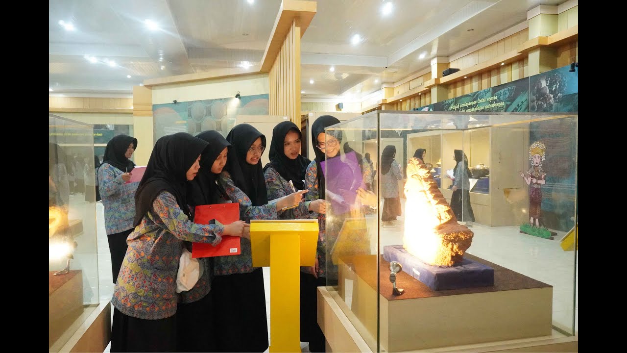 Pembelajaran Kokurikuler Kelas X Kunjungan ke TPKS dan Museum Negeri Balaputradewa Sumatera Selatan
