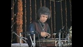 Pandit ShivKumar Sharma &  Shafaat Ahmed Khan - Live - Raga Jhinjhoti 1996 Part 1/2