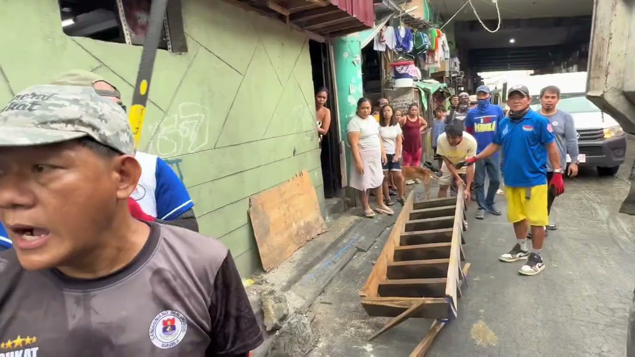 Pina tangal ang hagdan sa ilalim ng tulay mga maritess walang nagawa ky sukat