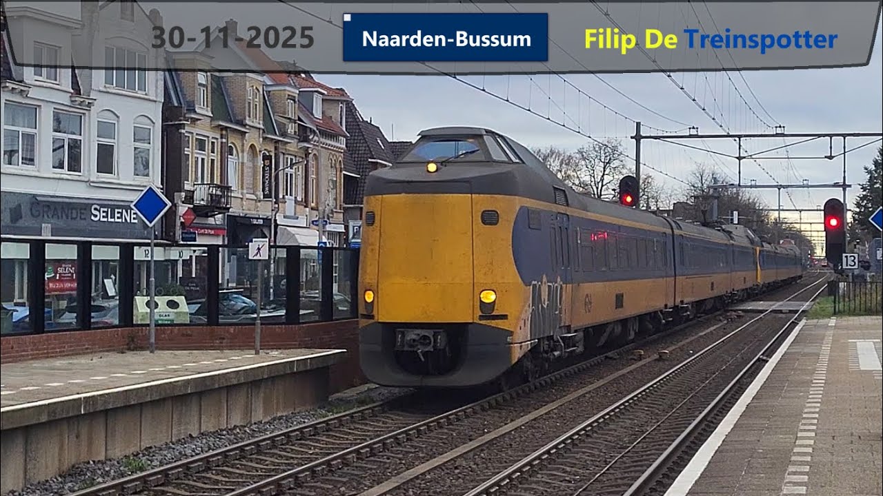 Treinen op station Naarden-Bussum - 30 november 2025