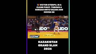 🇲🇩 Victor Sterpu, in a close fight, throws a Korean onto Vazari and moves on #ijf #mma #ufc #shorts