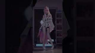 “Flying Snow Fluff (・∞・ミэ )Э” #anime #cosplay #snow #cosplayconvention #genshinimpact