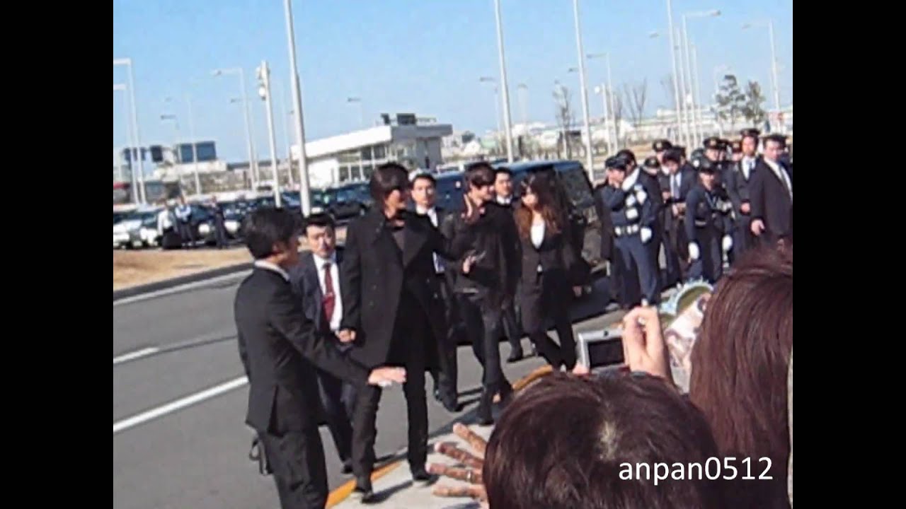 2010.12.12 Kim Hyun Joong Japan Airport