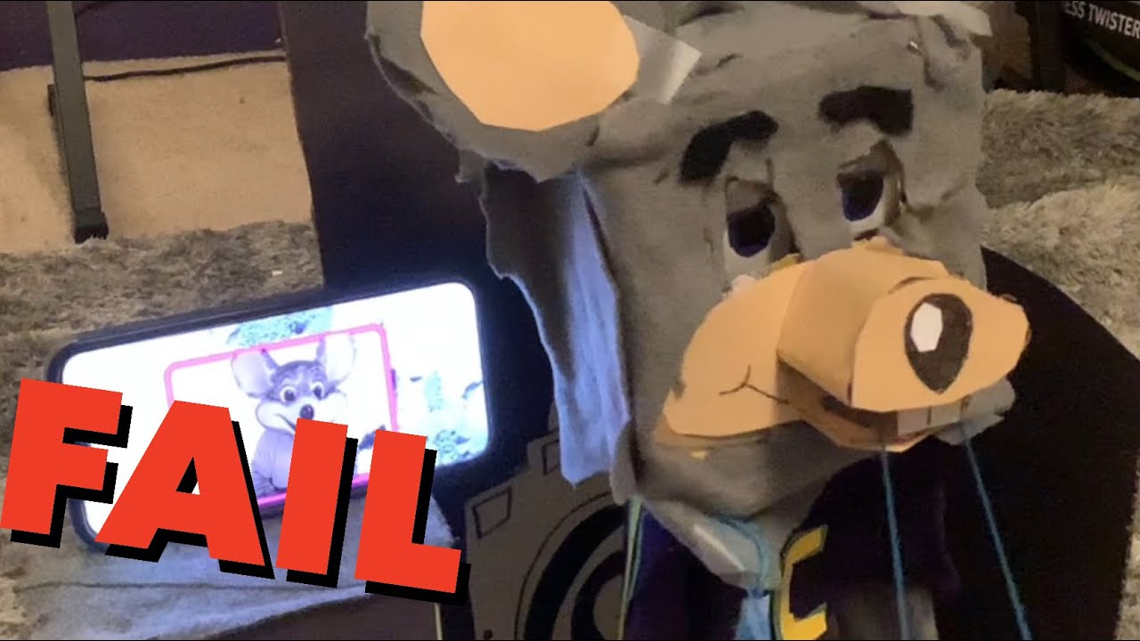 Chuck E. Cheese studio C puppet (epic fail) - YouTube