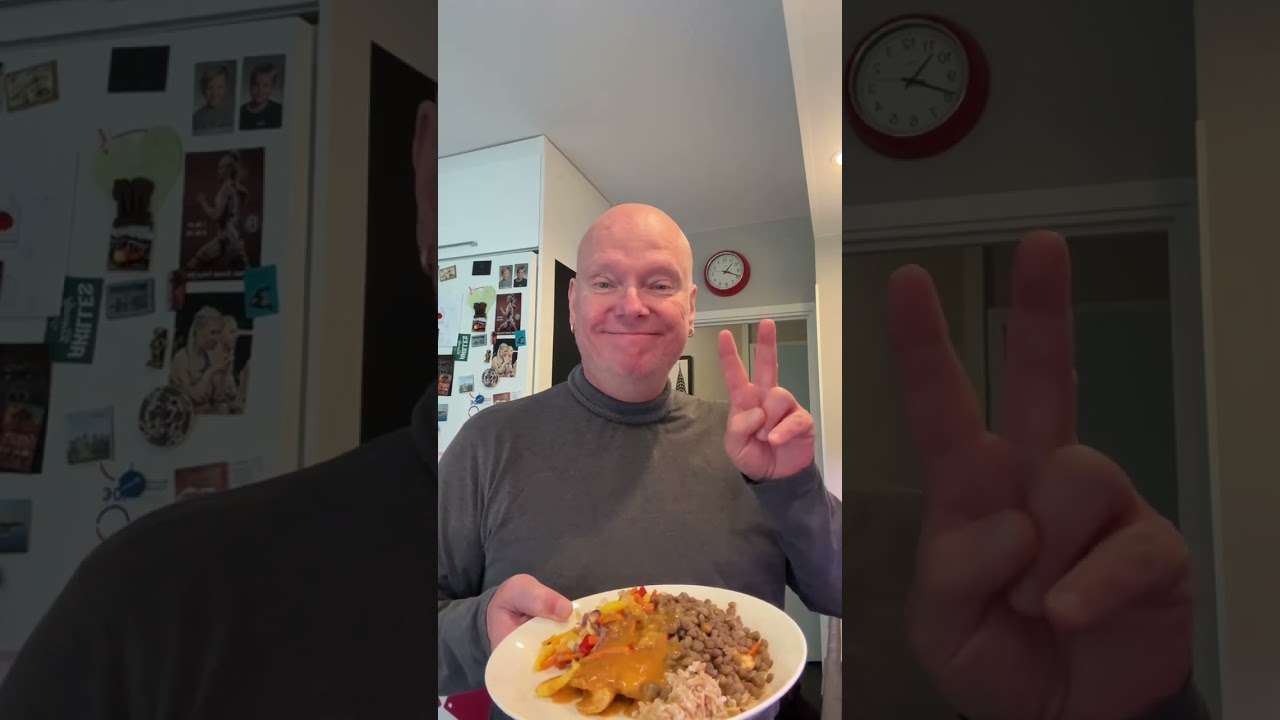 @Pappakokkaa Chicken curry sauce with oats, lentils and wok vegetables. 