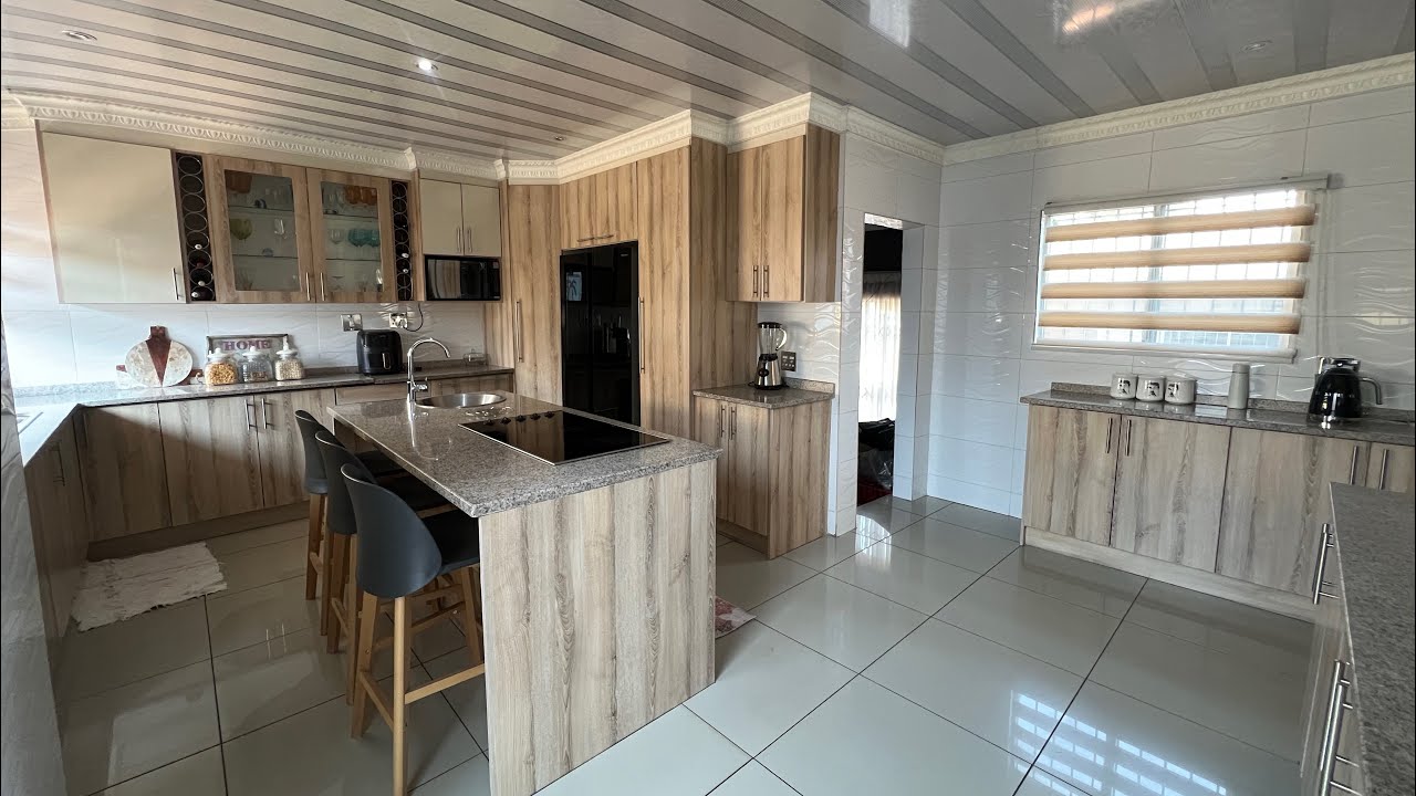 Modern 3 Bedroom Home in Brackendowns 🔆