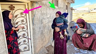 A homeless woman in the heart of the mountains; Motherhood at the height of homelessness