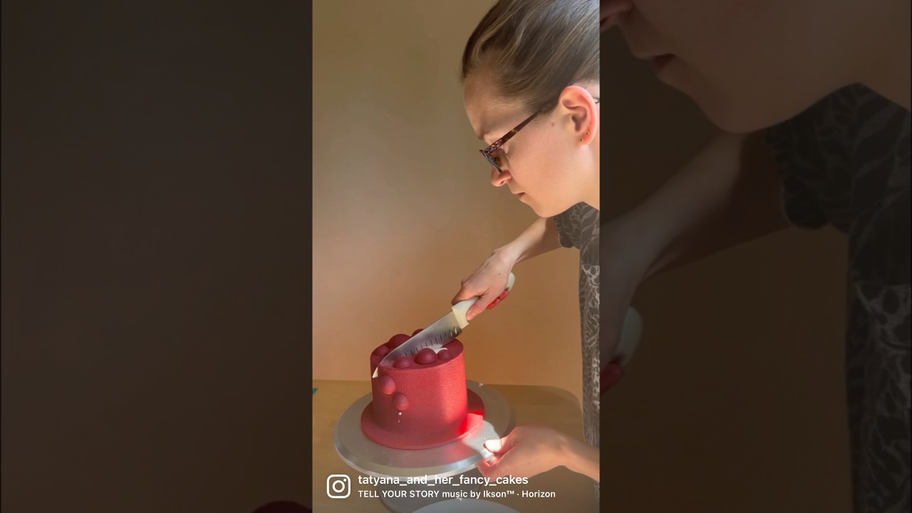 Let’s cut this cake covered in chocolate velour!