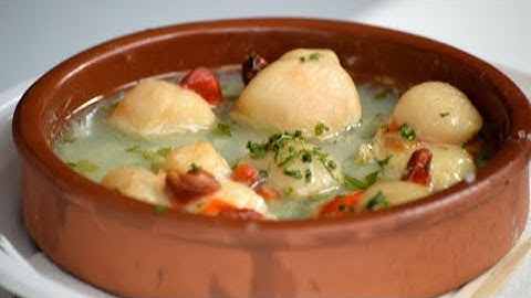 Recette : Cassolettes de Saint-Jacques au vin blanc