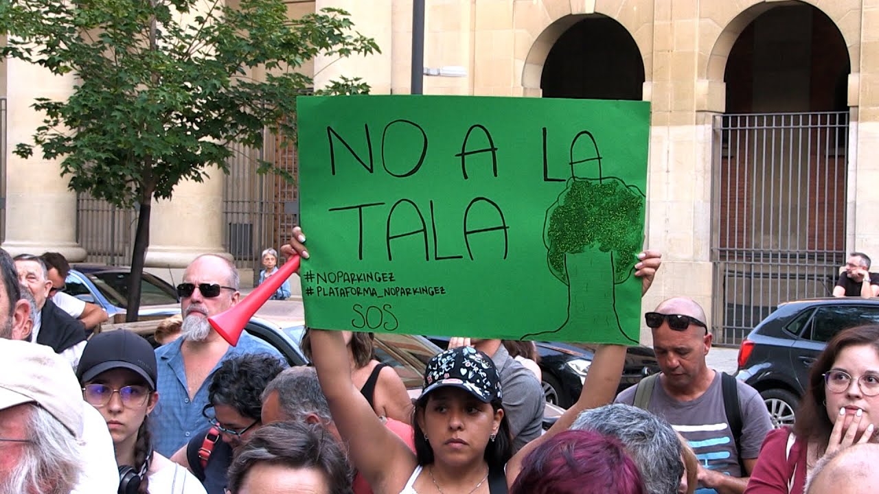 La plataforma No Parking Ez valora la suspensión de las obras y las acusaciones de la alcaldesa