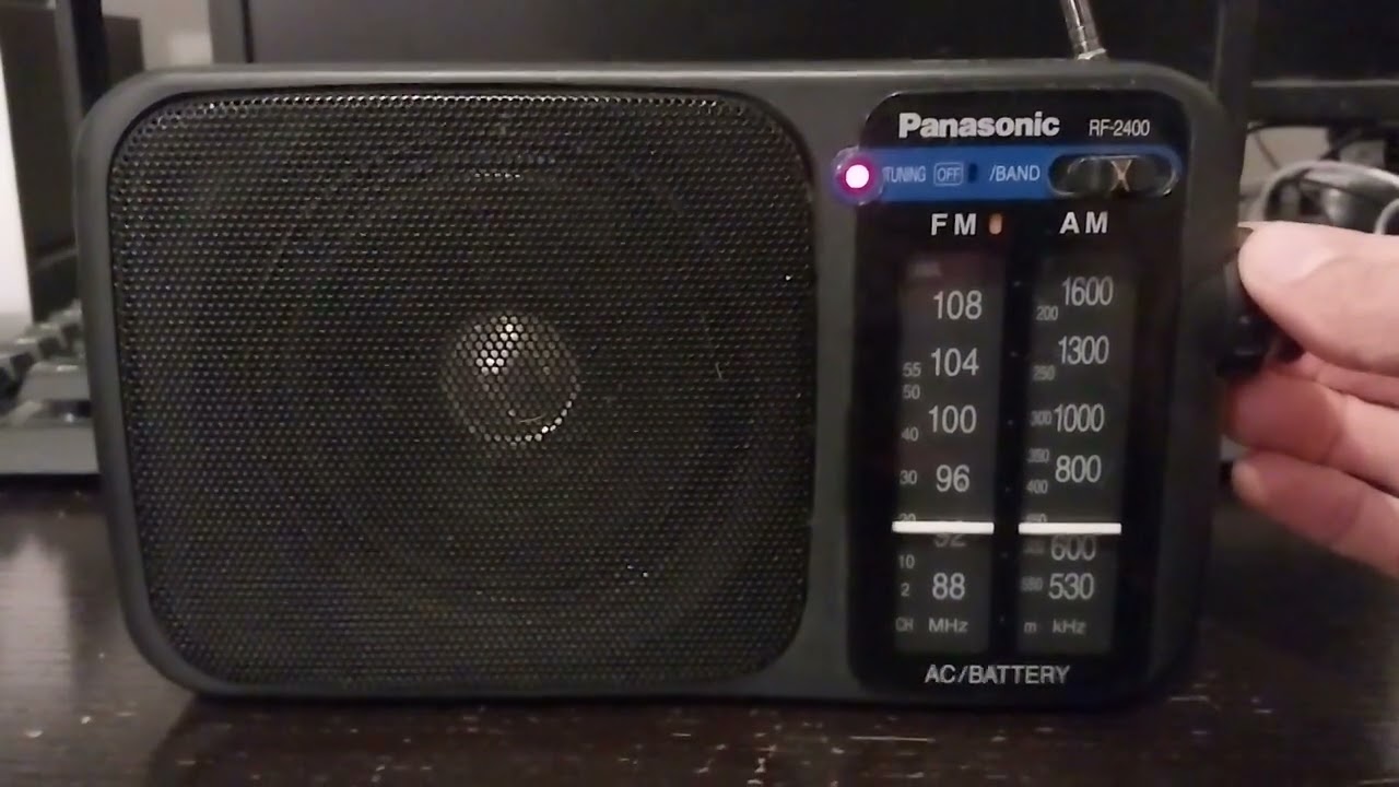 Panasonic RF-2400 FM/AM Transistor Radio