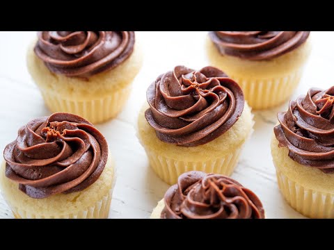 the-most-amazing-vanilla-cupcakes