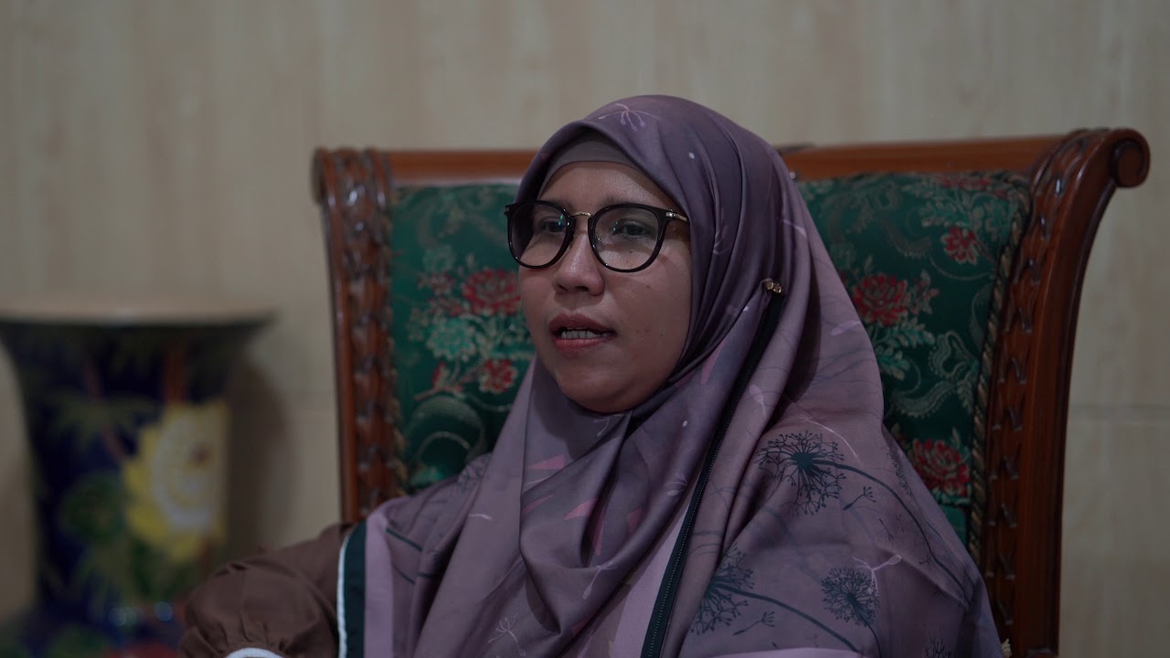 Ketiga Anak Saya Berhasil Berkuliah di Prancis | Ibu Titik Qomariyah