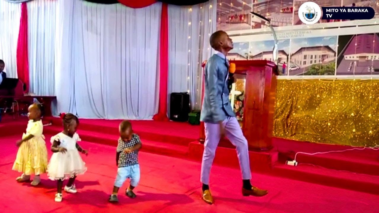 YOHANA ANTONY AZINDUA WIMBO MPYA KWA KISHINDO - NANI ALIYETEGEMEA MITO YA BARAKA CHURCH