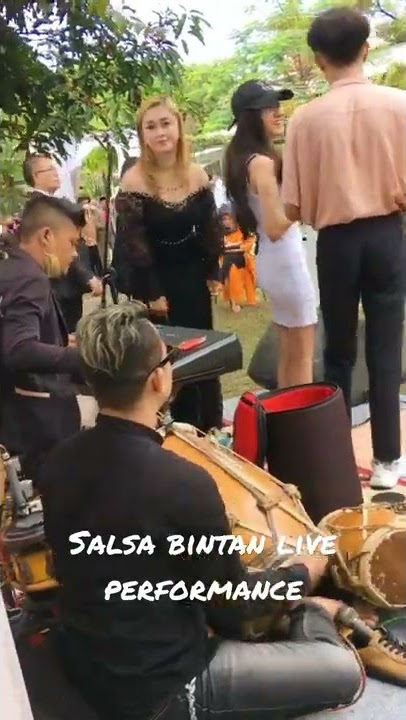 SALSA BINTAN LIVE MUSIC DARI BELAKANG STAGE#salsabintan#livemusic#bandungjuara