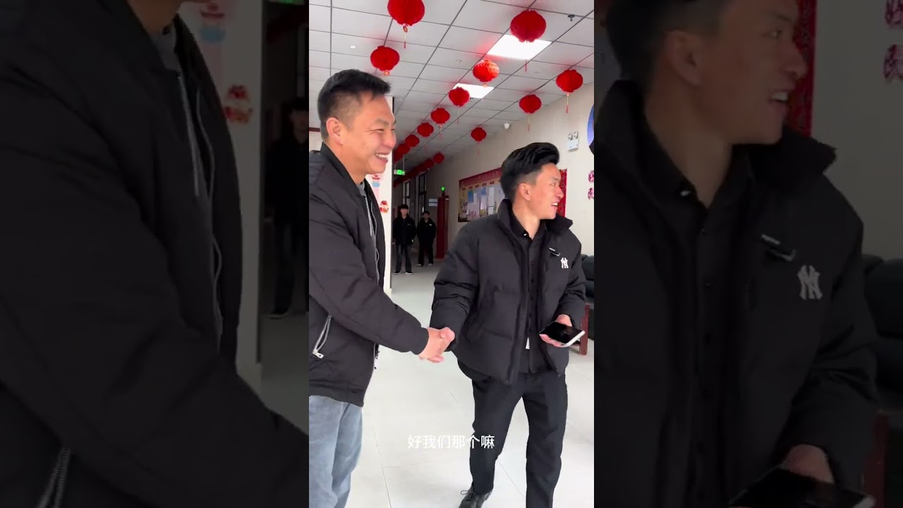 请一群可爱的小朋友一起助力哪吒2冲榜