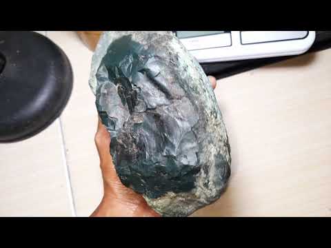 Batu Akik Bacan ~ Sejarah Dan Kelebihannya ( Bacan Doko & Bacan Palamea ) Video ini menginformasikan. 