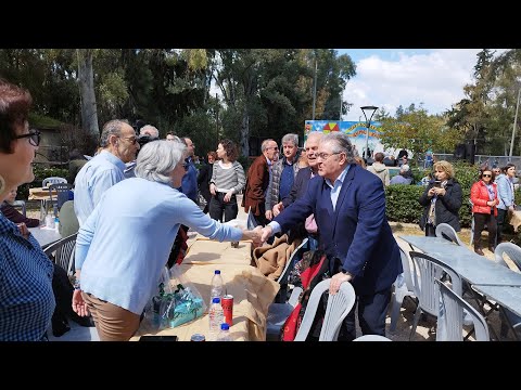 Πλάνα από την επίσκεψη του Δ. Κουτσούμπα στην εκδήλωση του Δήμου Καισαριανής για τα Κούλουμα