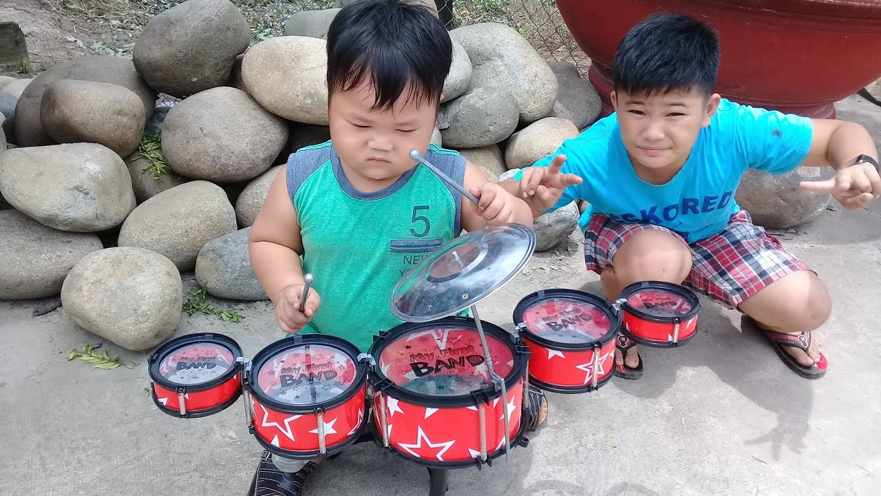 Đồ chơi trẻ em bé pin học đánh trống ❤ PinPin TV ❤ Baby toys learn drum - YouTube