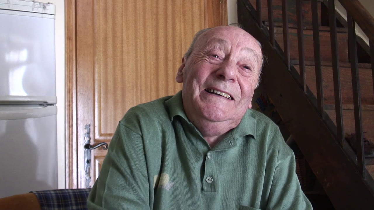 Roger Rousset Roger Rousset, ancien laborantin au Musée de Préhistoire des Eyzies ...
