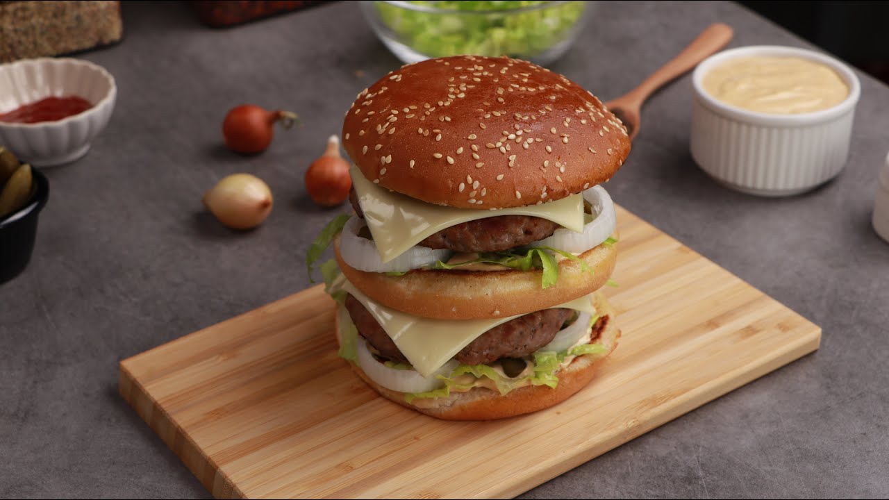أطيب برغر لحم مع صوص البيج تيستي ممكن تحضروه بالبيت