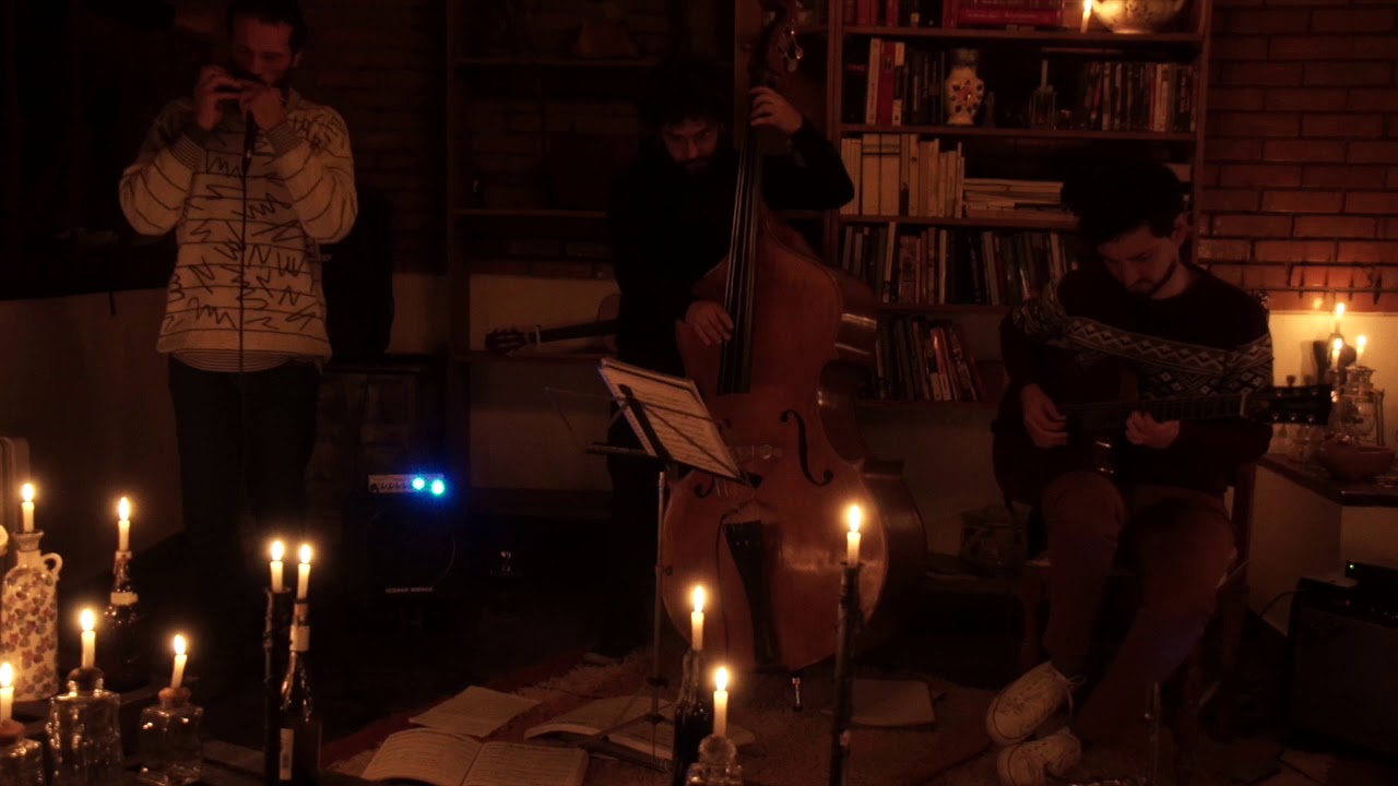 Chi Chi (Charlie Parker) - Peggy's Blue Skylight (Harles Mingus) By Atônico Trio