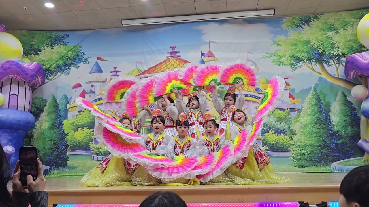비손유치원 우주반 부채춤💚💯💯    #비손유치원 
