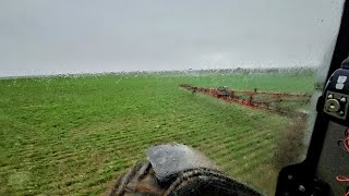 Applying 28-0-0 in the rain 👌