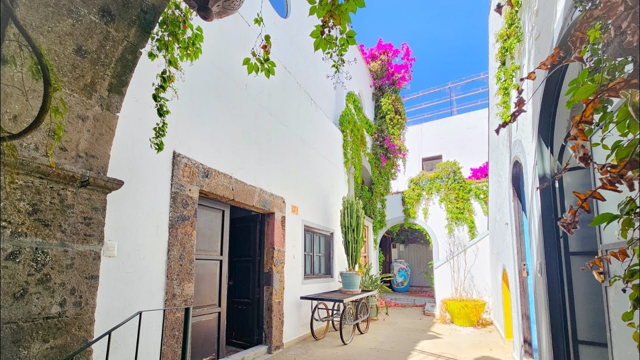 17-room hotel: Investment property for sale