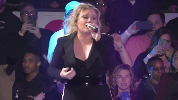 Kelly Clarkson - Stronger @Allstate Arena - Chicago, IL - 2/22/2019