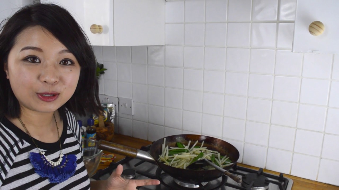 How To Make A Beef Massaman Curry - Blue Dragon x The Dumpling Sisters 2017