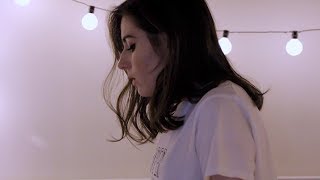 Смотреть клип Dodie - Burned Out