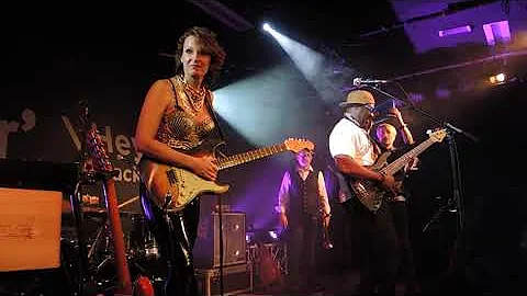 Ana Popovic [4] (Tilburg, Heyhoef Backstage, 19-11-2022)