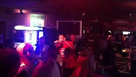 Le Richardson sings please tell me why