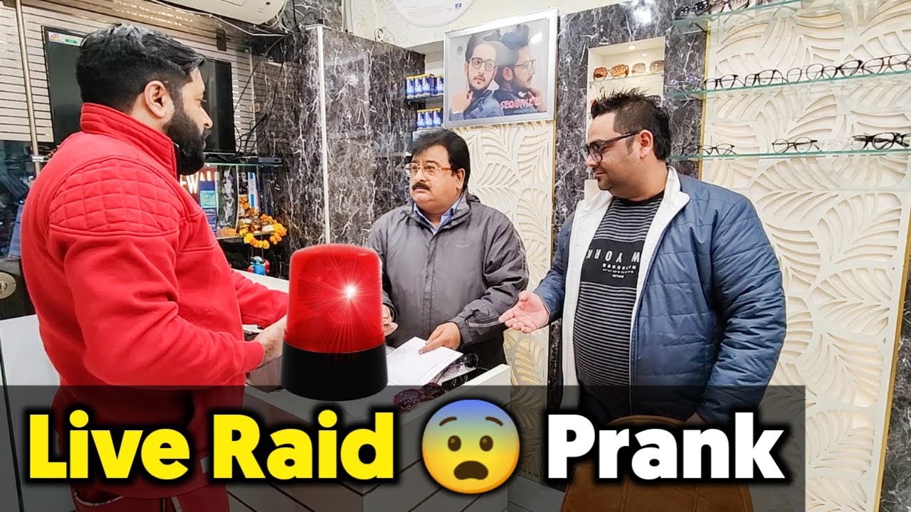 😱5 लाख का चश्मा 2 हज़ार में 👓 Police ने किया सारा सामान जप्त | Sunny Arya | Tehelka Prank