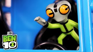 Ben 10 GREYMATTER in Mobile Home! - Toys | Ben 10 | Cartoon Network