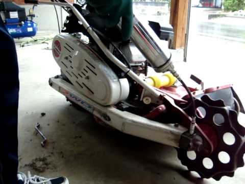 共立自走式二面草刈機 AZ726TL I get mowing machine ready.mpg 共立自走式二面草刈機 AZ726TL I get mowing machine ready.mpg