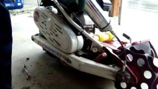 共立自走式二面草刈機 AZ726TL I get mowing machine ready.mpg