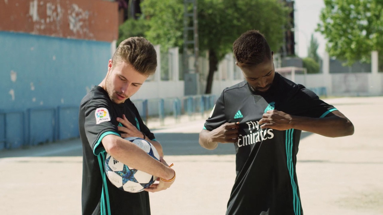 Leer Tomar conciencia hablar Anuncio Camisetas Real Madrid 2017/18 - YouTube